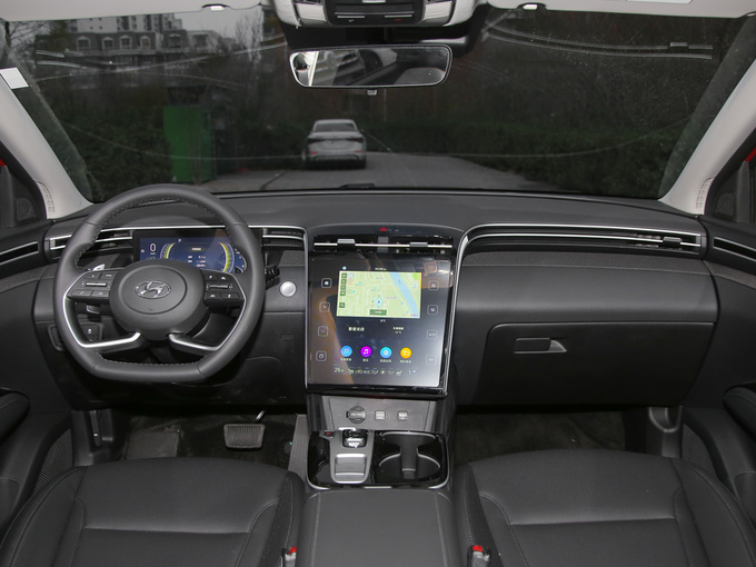 北京现代  途胜L 1.5T 大中控全景