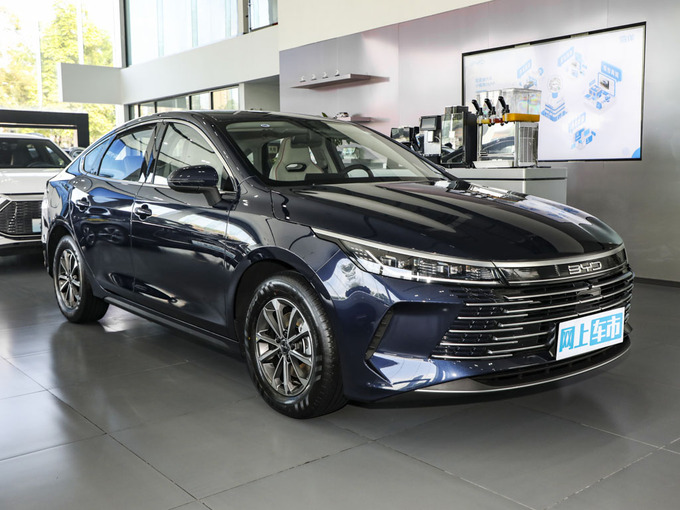 比亚迪  冠军版 DM-i 55KM