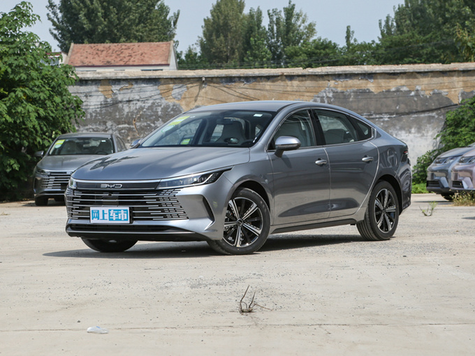 比亚迪  冠军版 DM-i 120KM