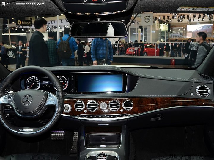 奔驰S级AMG 2014款 S63AMG中控方向盘图片