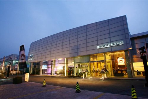 骄然天成非同凡响 英菲尼迪闪耀长春