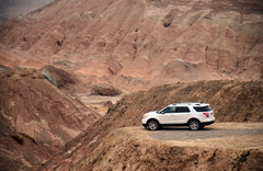 FBI大批出动！福特新探险者尊享型试驾