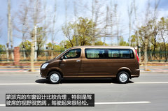 后排空间很强大 体验福田蒙派克9座MPV