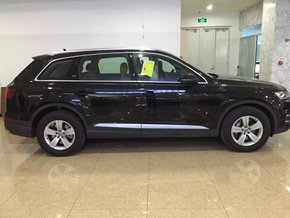 16款奥迪Q7汽油版3.0T 七座Q7美规欧规版-图6