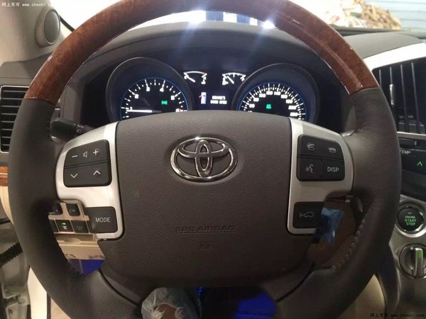 2015款丰田酷路泽5700现车 白色88万批发-图6