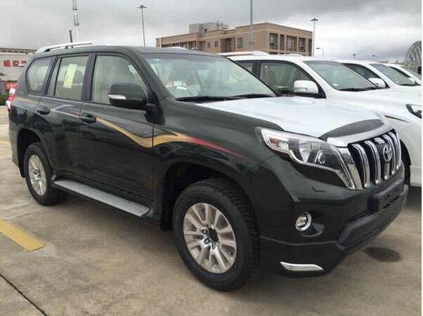 16款丰田霸道2700中东版真正的越野之王-图2