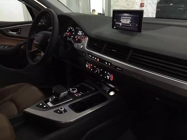 16款奥迪Q7汽油版3.0T 七座Q7美规欧规版-图7