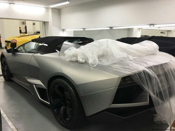 兰博基尼雷文顿 限量冰蓝色现车一台实拍-图4