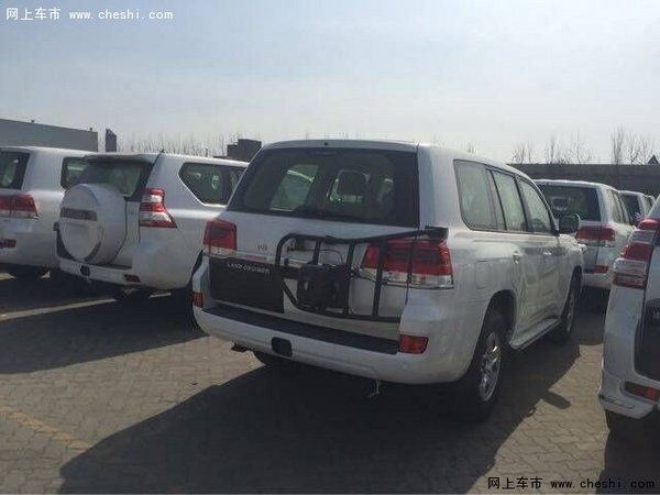 2016款酷路泽4000双油箱双备胎 猛上头条-图11