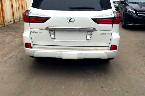 雷克萨斯LX570完爆酷路泽5.7V8全能一哥-图3
