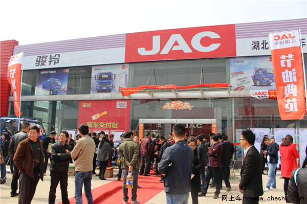 骏铃V6：2016年轻卡市场第一场营销风暴-图3