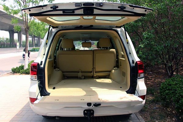 中东丰田酷路泽4000 V6陆巡59.5万秒杀价-图7