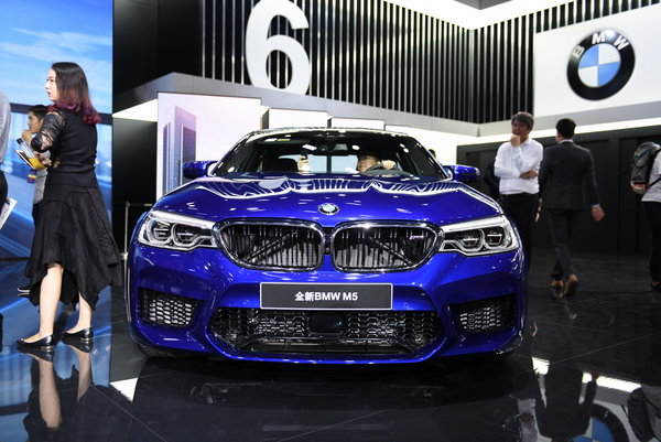 奥迪和奔驰要炸了——全新宝马m5
