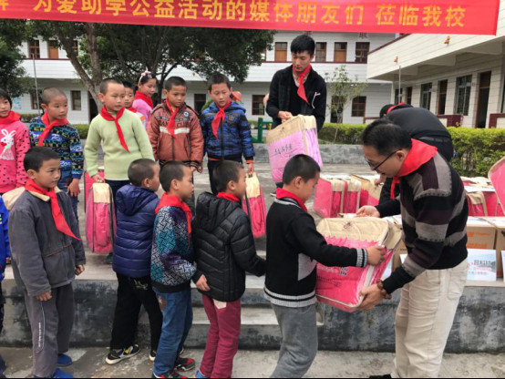 别克昂科拉为“爱”助学公益深圳站启航-图5