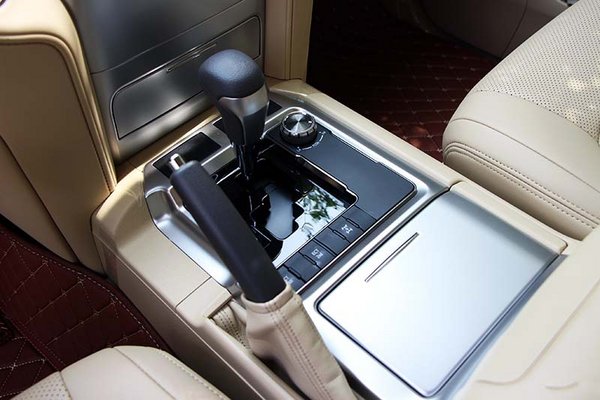 中东丰田酷路泽4000 V6陆巡59.5万秒杀价-图4