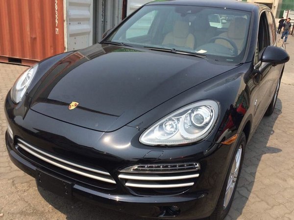 外观方面:2014款保时捷卡宴3.