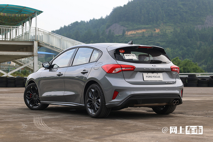 官方降价17万福特全新福克斯1198万起换15t四缸
