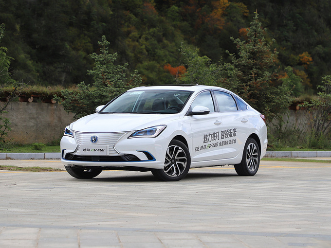 长安逸动新电动车开卖 续航550km 11.79万起售-网新社xnews