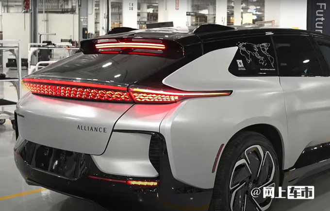 法拉第首款车型下线内配11块屏/性能远超Model X-图3
