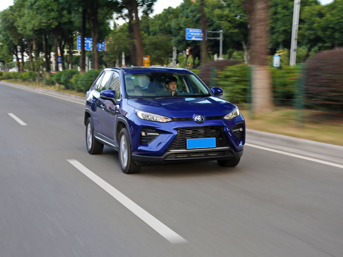 四驱suv一定是耗油广汽丰田这款车让你刮目相看