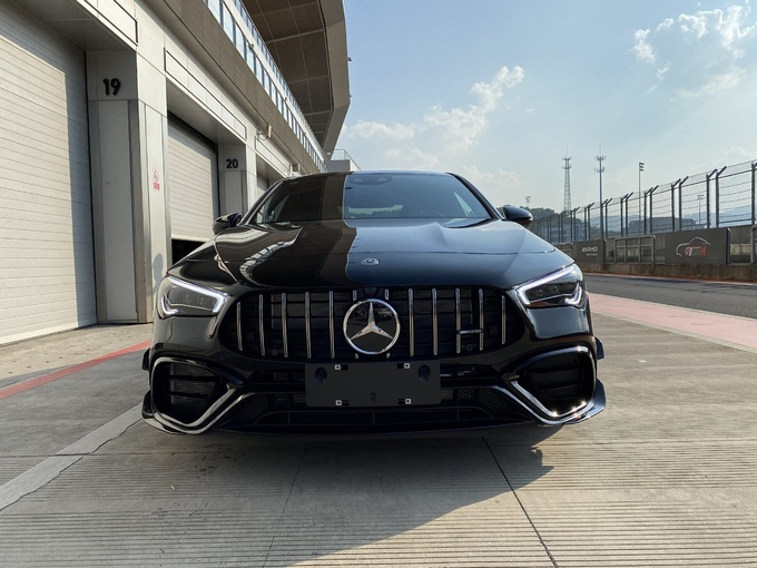 奔驰AMG CLA 45 S抢先实拍 搭2.0T/今晚上市-图2