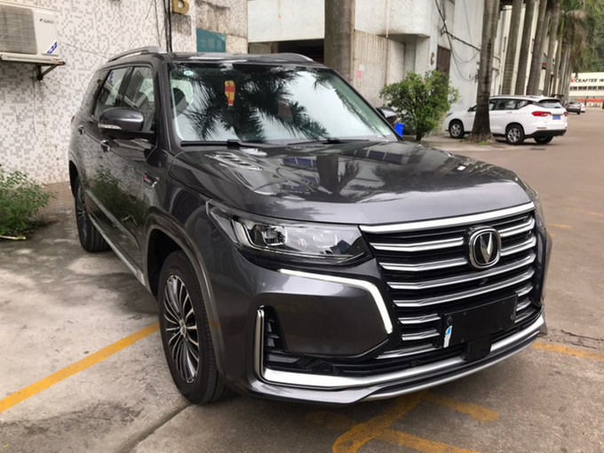 长安换代CS95新车型曝光超省油/比红旗HS5更大-图1