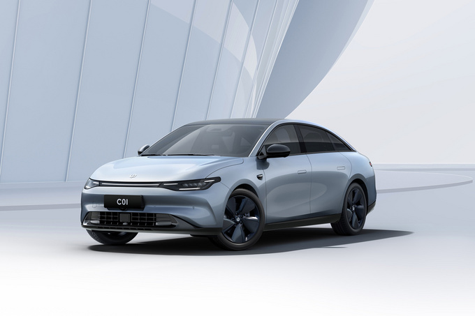 零跑c01正式上市 中大型纯电轿车/补贴后19.38万元起-图1