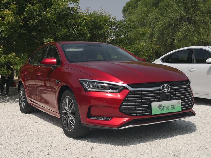 新比亚迪秦proev上市续航增100km1499万起