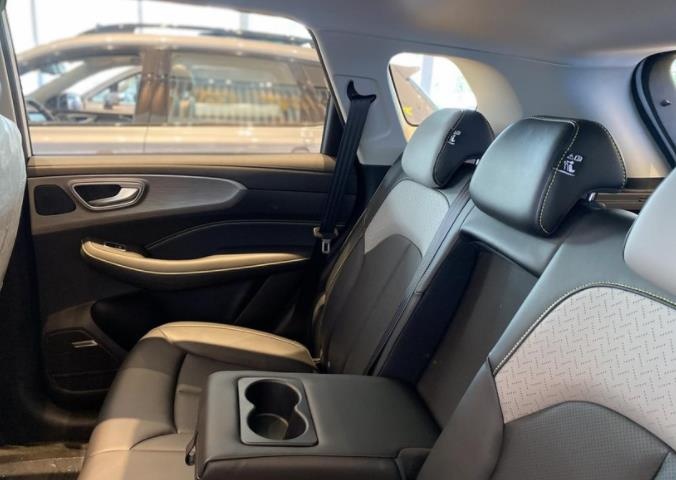 荣威RX5 ePLUS到店 纯电续航52km/15.58万元起-图10