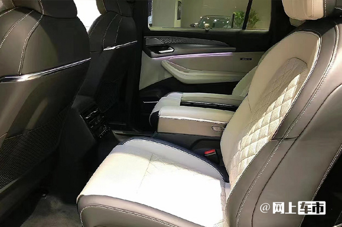 官降超4万奥迪最大SUV Q6预售45.96-63.06万-图9