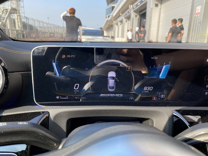 奔驰AMG CLA 45 S抢先实拍 搭2.0T/今晚上市-图16
