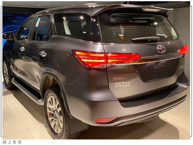 丰田小号普拉多进店实拍搭2.7L/空间更实用-图2