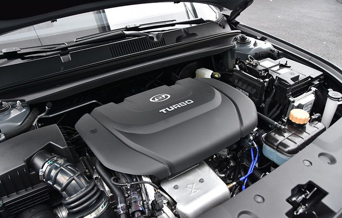 年轻人看了肯定会很喜欢 新宝骏rc-5实拍解读-图3