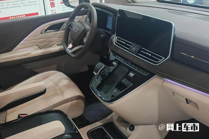 奔腾新MPV M9四月上市平替红旗HQ9 价格便宜一半-图7