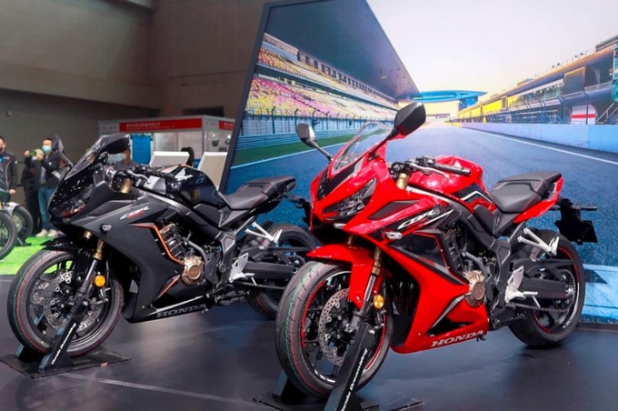 honda惊艳亮相重庆摩展cbr400r国内首展