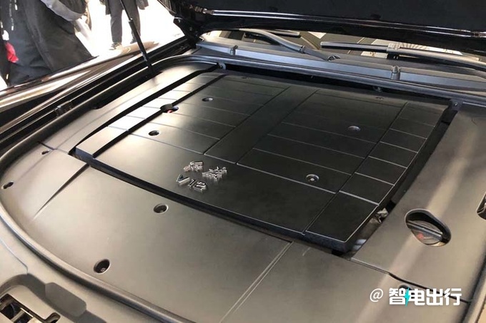 红旗小L5投产时间曝光搭3.0T混动 PK奔驰S级-图15