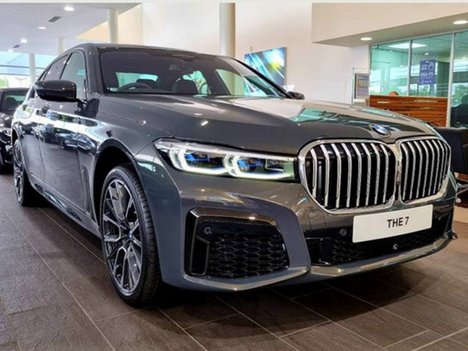 宝马新款7系海外实拍 前脸大变样 搭3.0t引擎-图2