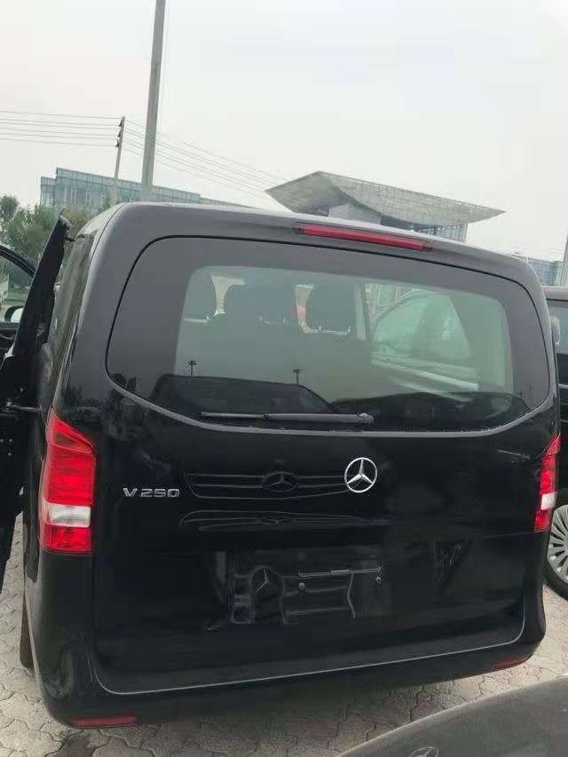 18款奔驰V250配置揭秘 豪华改装彰显不凡-图4