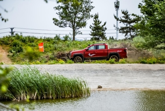 解决用户难题,中国重汽皮卡成时下户外越野新宠儿_深圳车市-网上车市