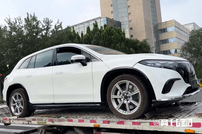 奔驰EQS SUV实拍曝光或阉割后轮转向 最快年内上市-图1