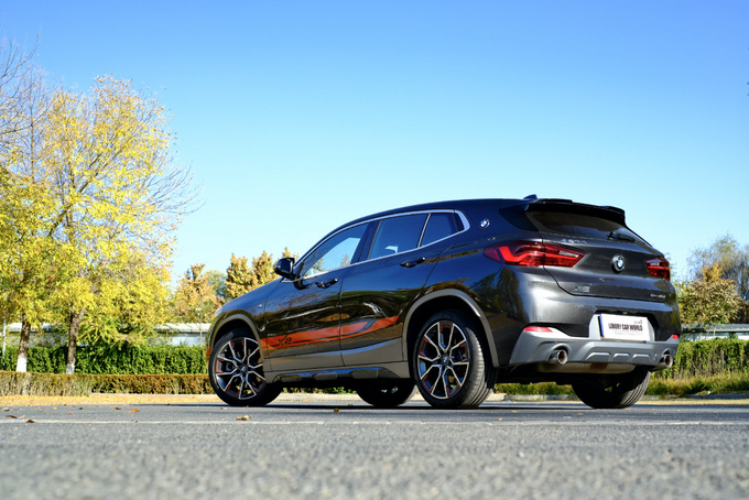 豪华180评测宝马x2豪华氛围不足配置拖后腿