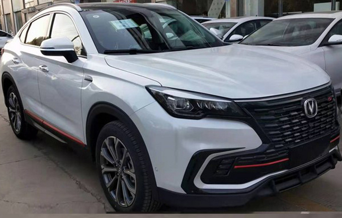 长安2021款CS85 COUPE到店实拍 换全新外观设计-图2