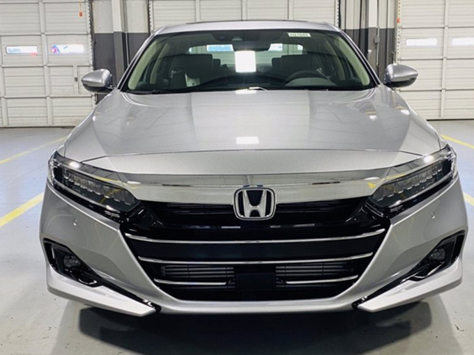 本田新款雅阁实拍 搭2.0t引擎/按键换挡更显科技-图1