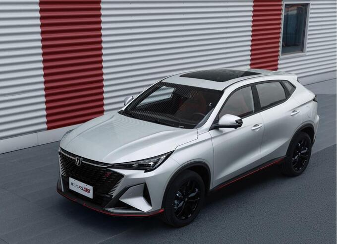 长安汽车全系爆款车型亮相驭鉴新朋友盛宴