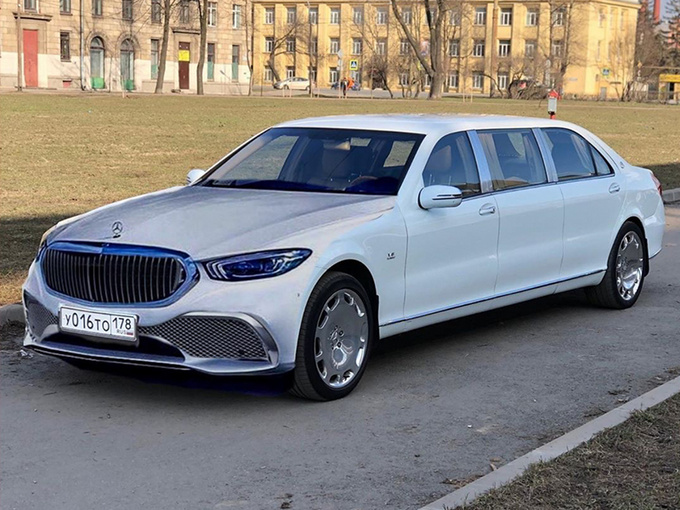 梅赛德斯迈巴赫s级加长版四个字形容霸气外露