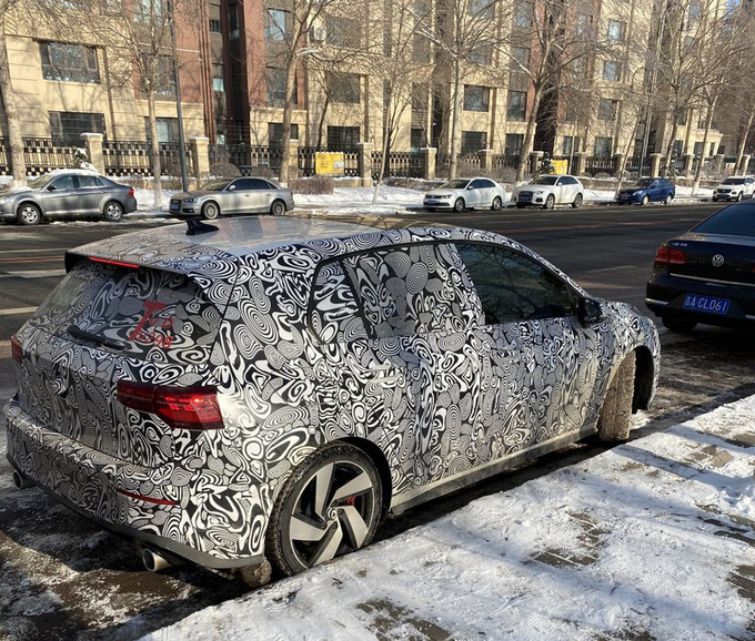 第八代高尔夫gti国内路试谍照搭20t轮毂造型别致