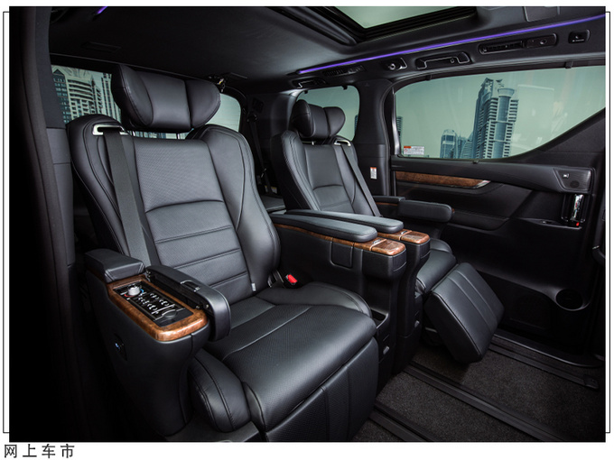内饰方面,埃尔法仍然将采用六座布局,二排独立航空座椅品质再次升级