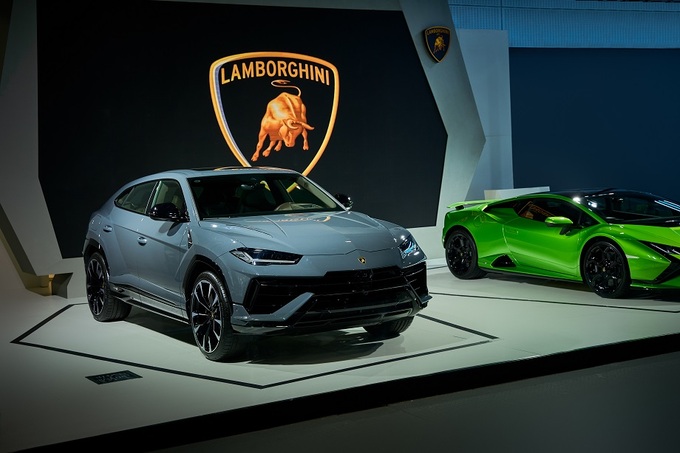 2022广州国际车展:兰博基尼携huracán tecnica和urus s亮相-中国蓝tv