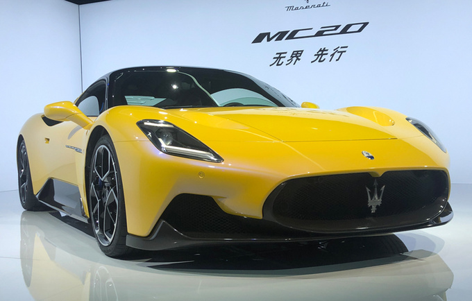 玛莎拉蒂定制版SUV等2款新车亮相外观更豪华-图1