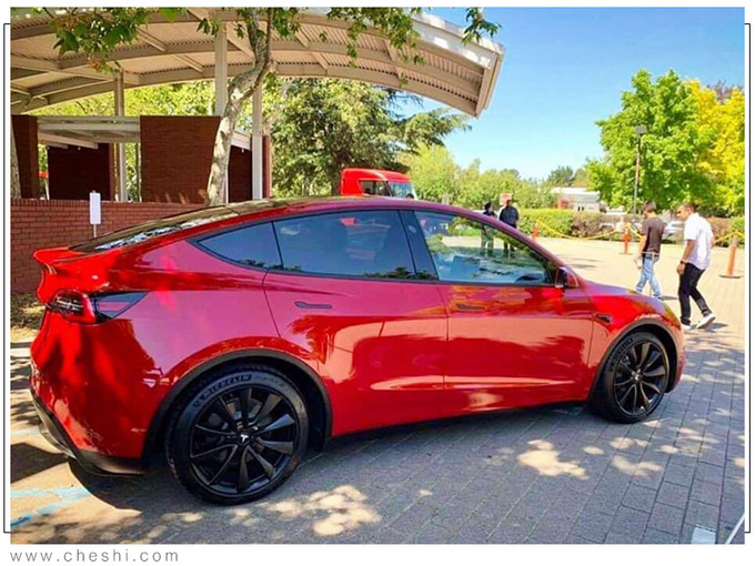 特斯拉model y街拍曝光 取消鷗翼門還喜歡嗎_model y_海外車訊-網上車